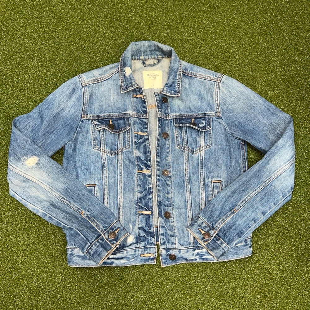 Abercrombie & Fitch Distressed Denim Jacket size Small